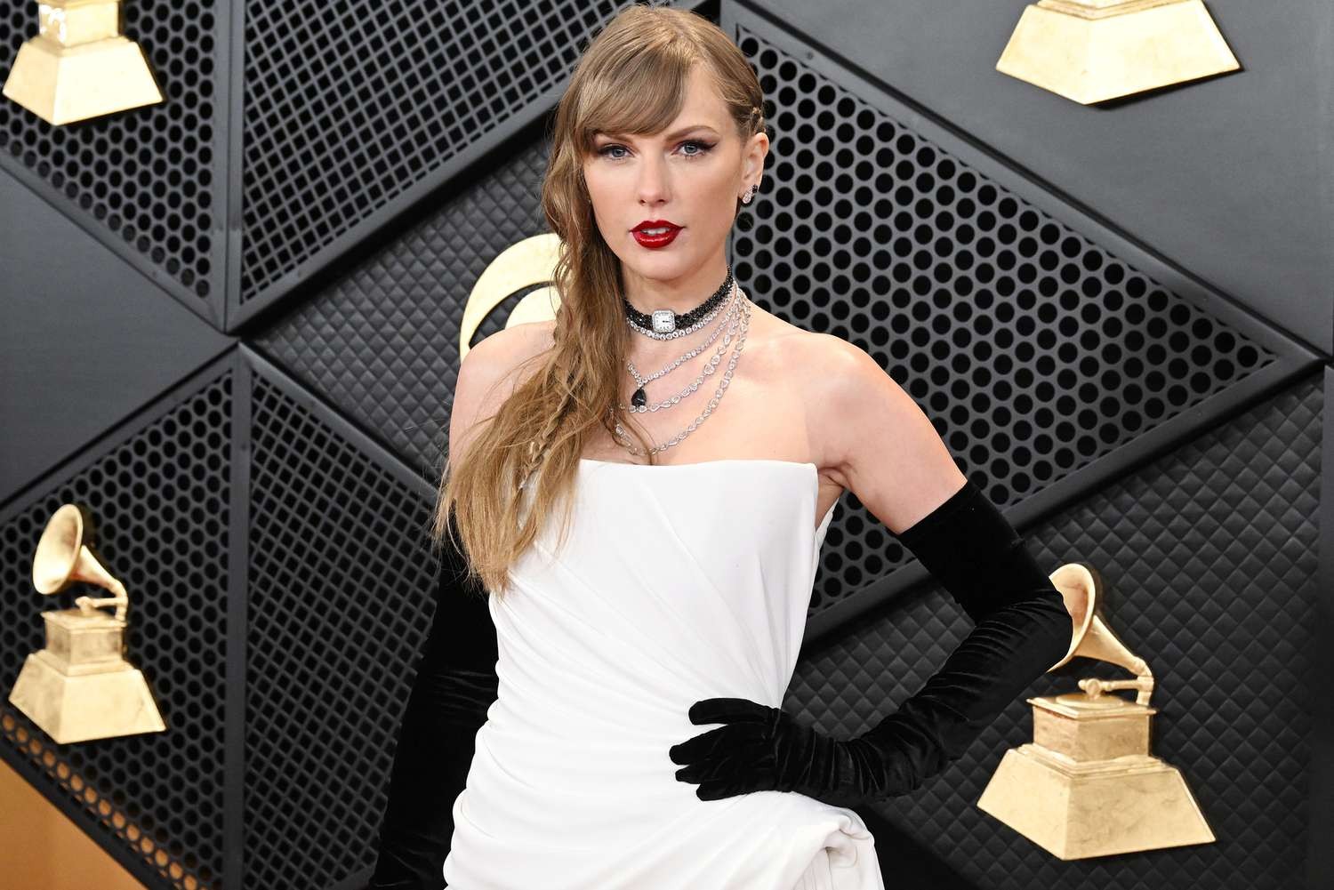 Taylor Swift's Grammys look (Image via People)