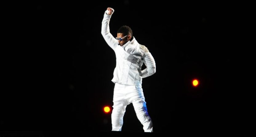 Usher made aspcisl appearcne at the 2011 Super Bowl performance with Black Eyed peas