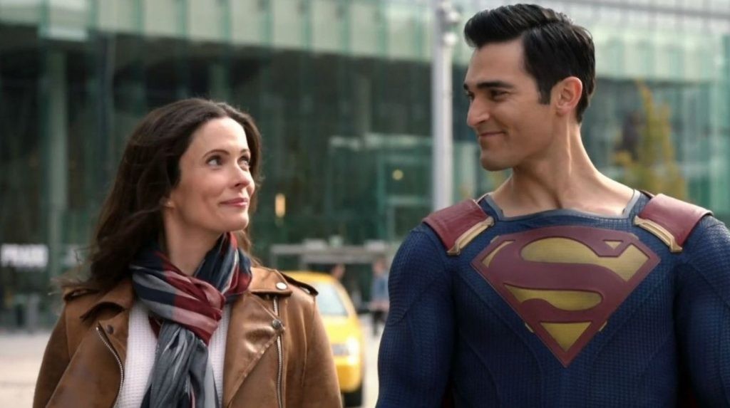 Tyler Hoechlin and Elizabeth Tulloch in a still from Superman and Lois 