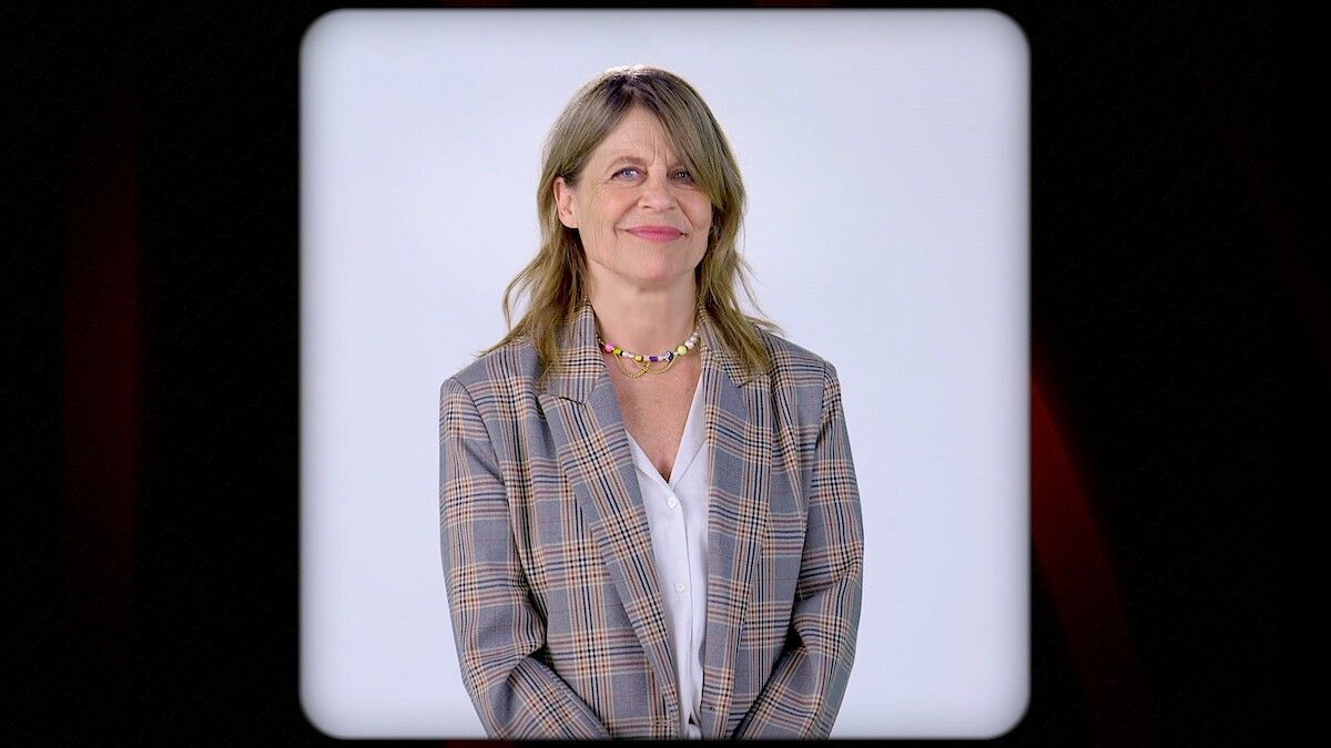 Linda Hamilton's announcement of her role in Stranger Things (via Netflix)