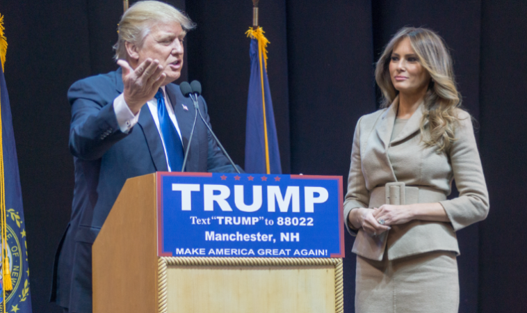 Trump Ipad “He’s on his iPad like a toddler at a restaurant”: Donald Trump Gets ...