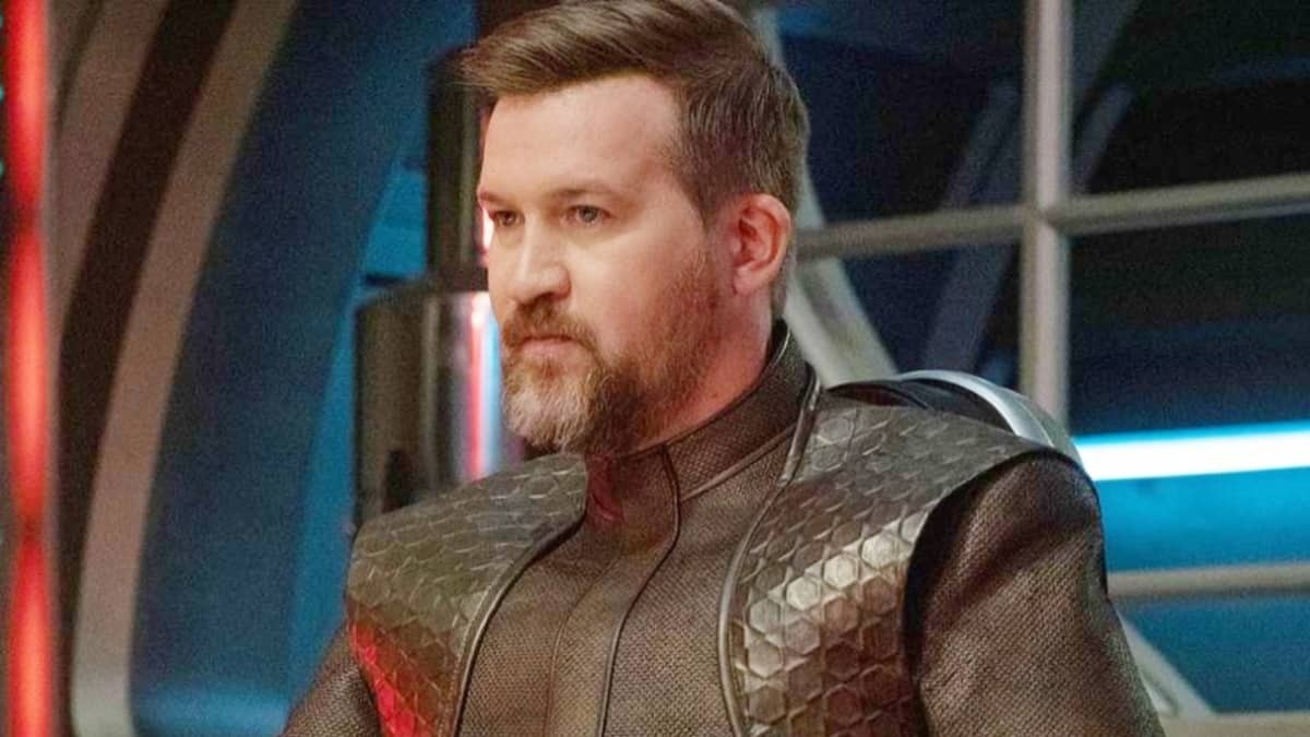 Kenneth Mitchell in Star Trek: Discovery