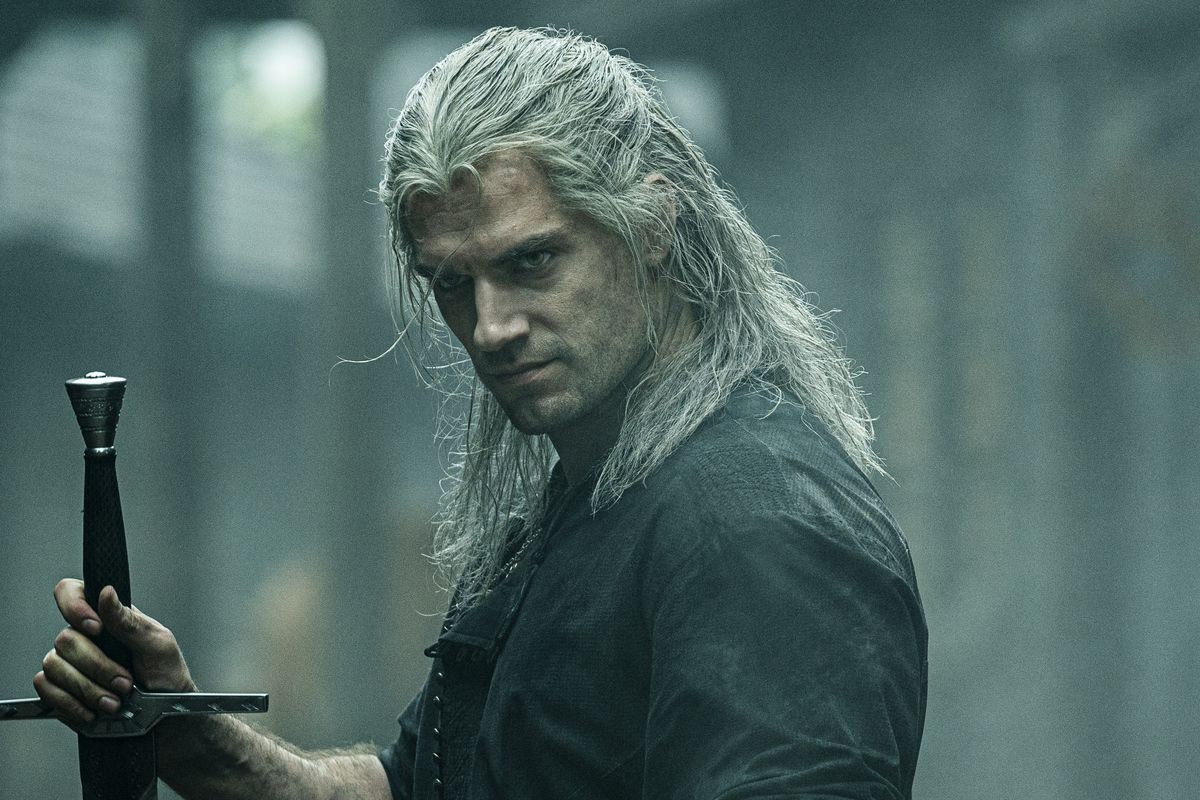 As witnessed in the Witcher, Henry Cavill is a perfect candidate for Aegon Targaryen