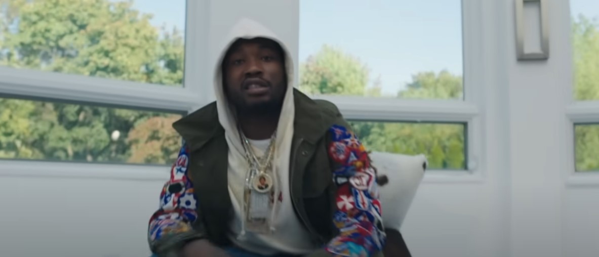 “Aren’t you still in a dog cage inside Diddy’s home?”: Meek Mill is Getting Destroyed by Fans after His Mental Health Awareness Post – Some of Them are Borderline Homophobic