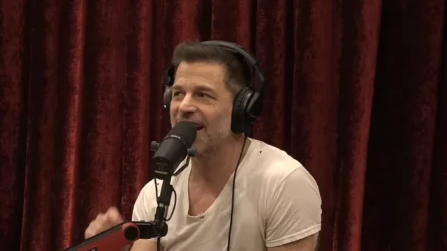 Zack Snyder with Joe Rogan in his podcast