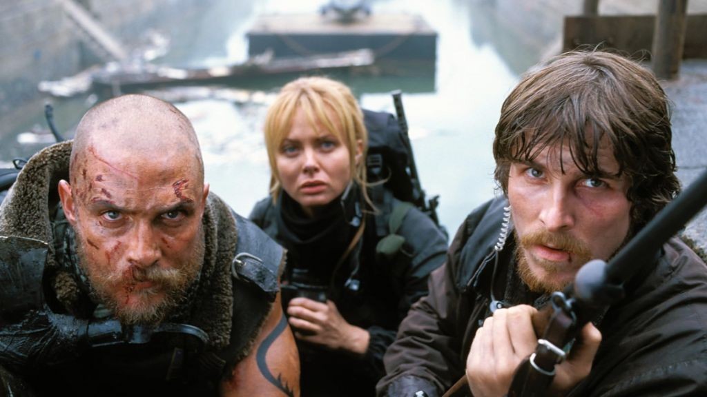 Matthew McConaughey, Christian Bale, and Izabella Scorupco in Reign of Fire (2002)