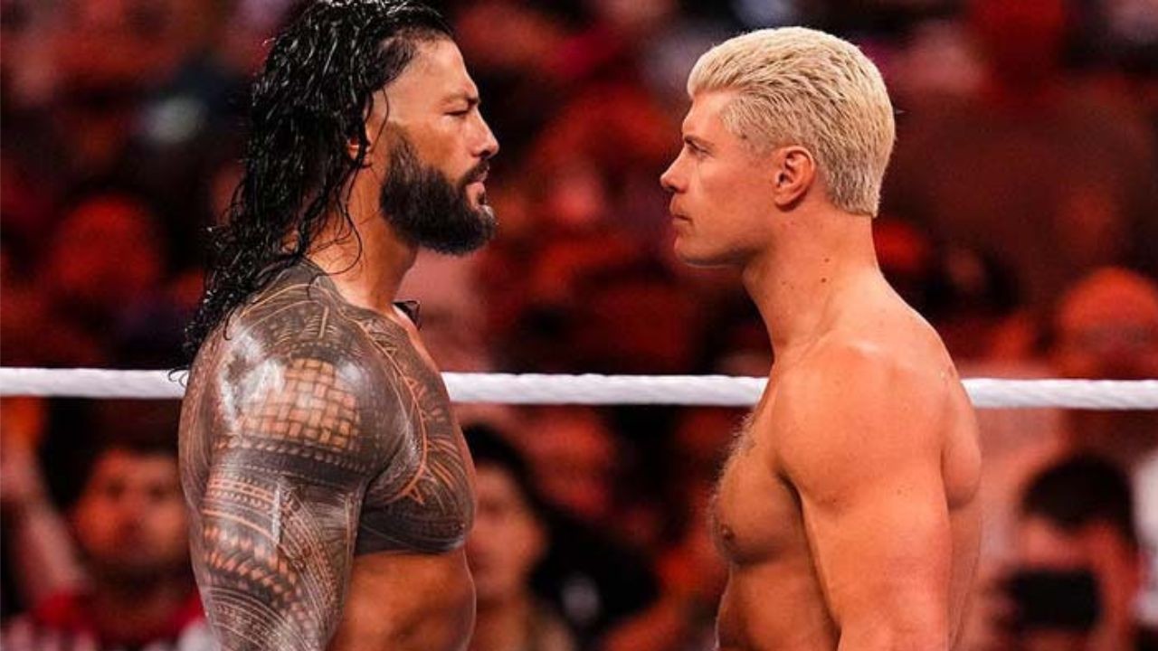 Roman Reigns (L) and Cody Rhodes (R) during WrestleMania 39