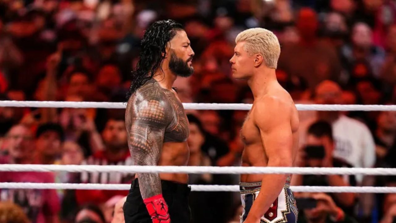 Roman Reigns (L) and Cody Rhodes (R) at WrestleMania 39
