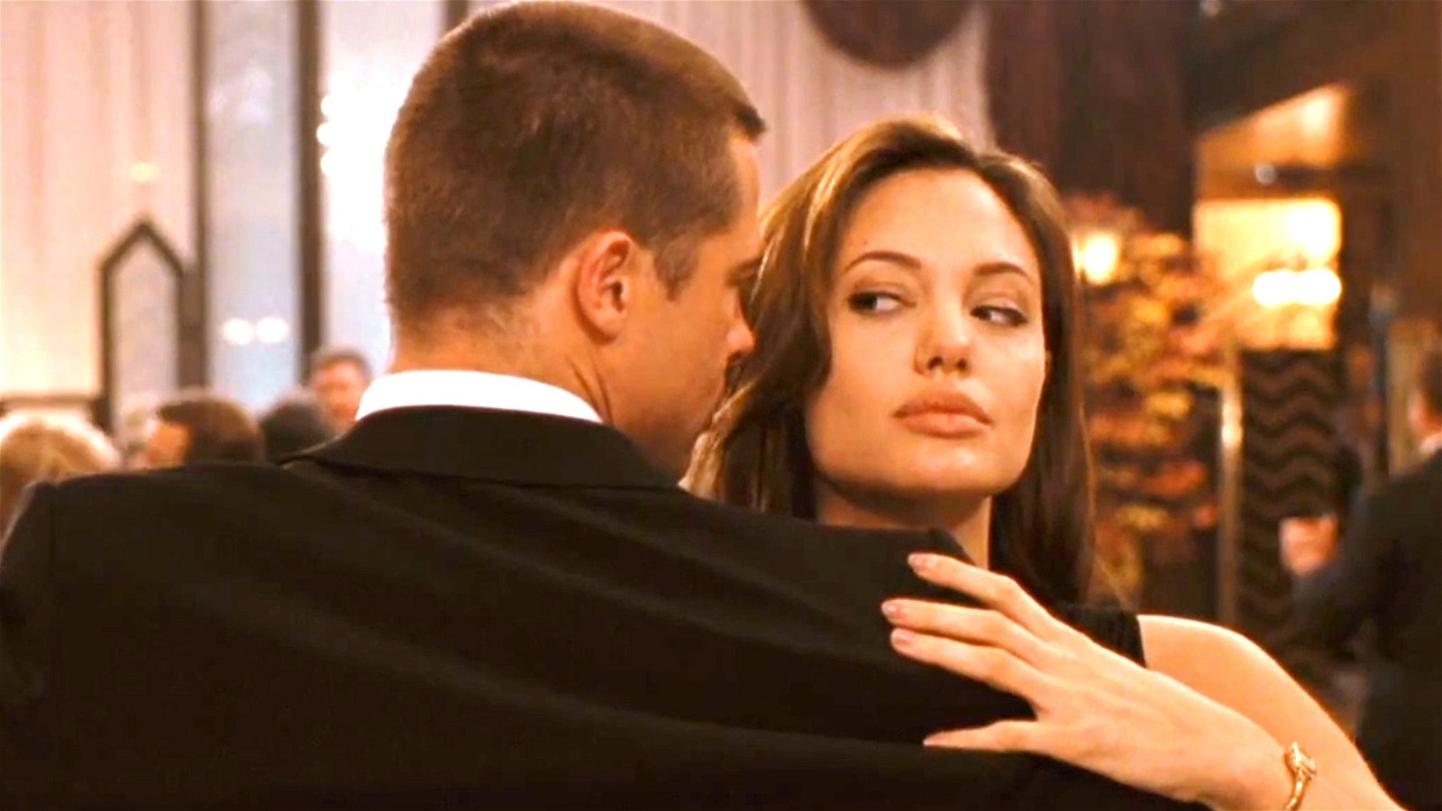 Brad Pitt and Angelina Jolie in Mr. and Mrs. Smith