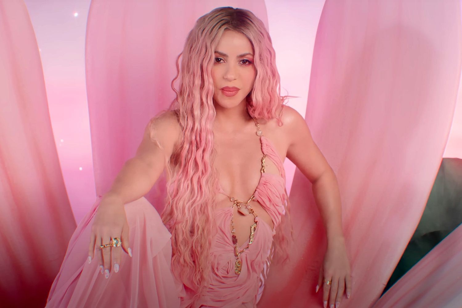 Shakira in the music video for Puntería