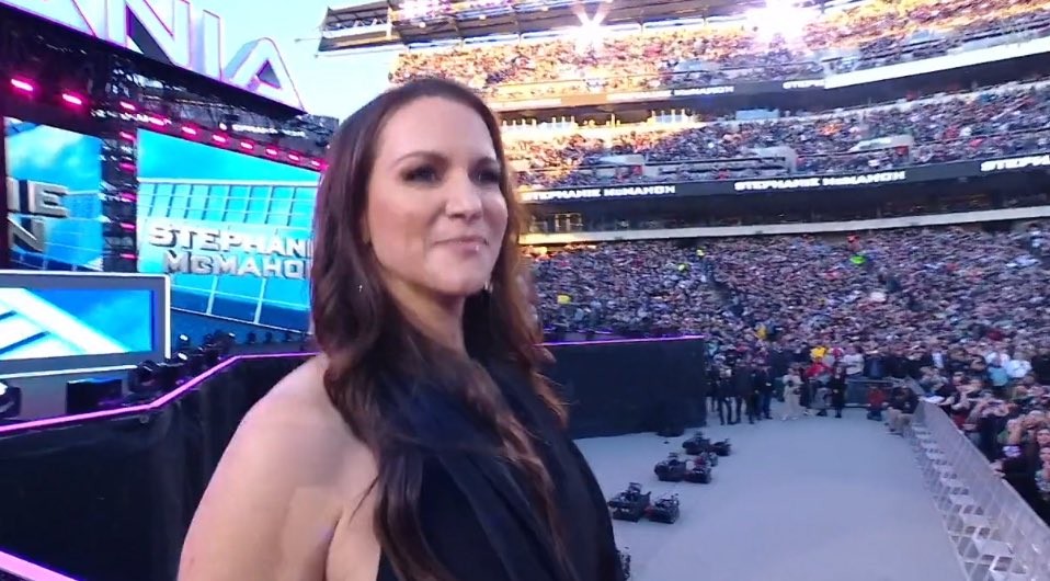 Fans are happy to see Stephanie McMahon back at WWE (credits: WWE)