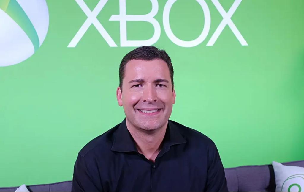 Mike Ybarra suggests Xbox to have both superior visuals and higher framerate in its games.