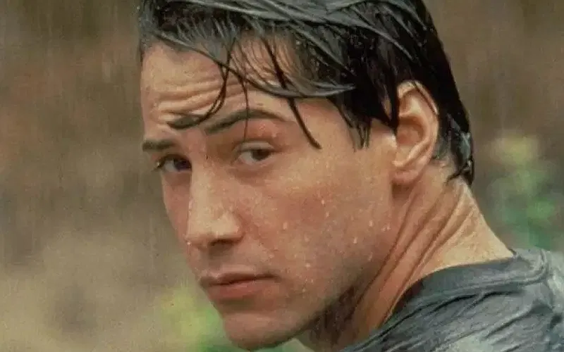 Keanu Reeves turning back as johnny Utah in 1991's Point Break
