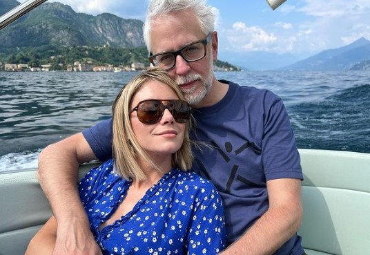 Gunn with wife Jennifer Holland (Image: Instagram | @jamesgunn)