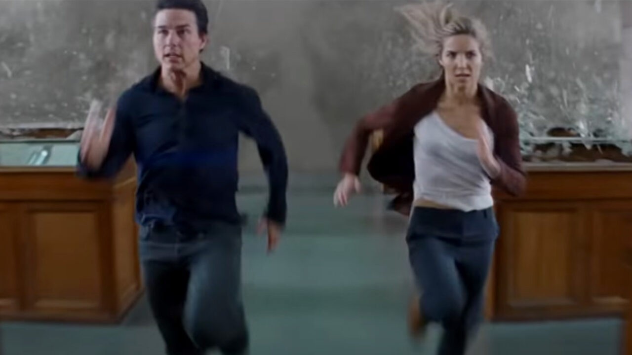 Tom Cruise and Annabelle Wallis in The Mummy
