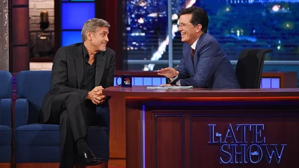 Stephen Colbert with George Clooney in The Late Show | Credits: CBS