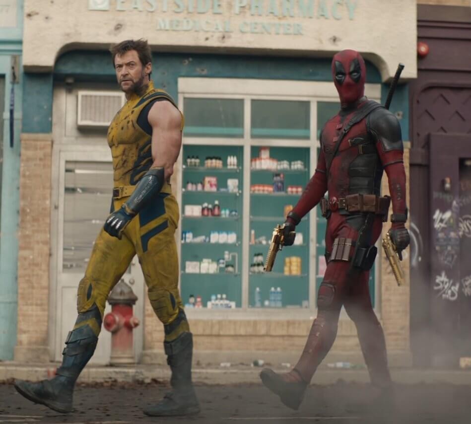 Ryan Reynolds's Wade carrying the guns in the trailer.