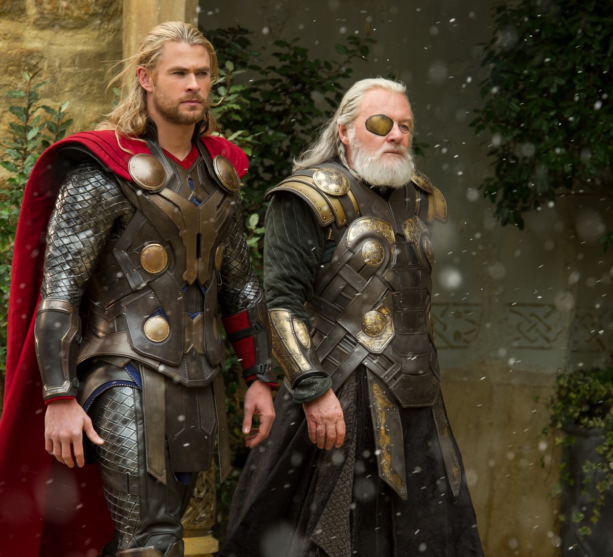 Chris Hemsworth and Anthony Hopkins in Thor: The Dark World