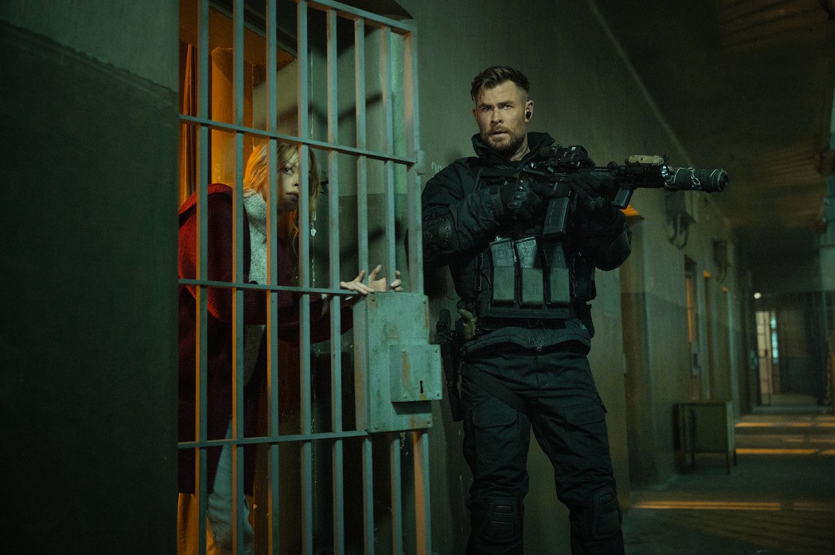 Chris Hemsworth as tyler Rake in Extraction 2