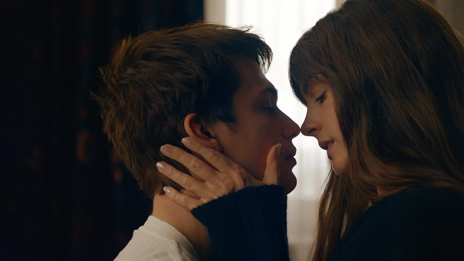 Anne Hathaway and Nicholas Galitzine in The Idea of You (2024) | Image via Amazon Studios