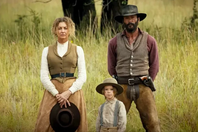 Faith Hill as Margaret Dutton and Tim McGraw as James Dutton in the Yellowstone prequel 1883