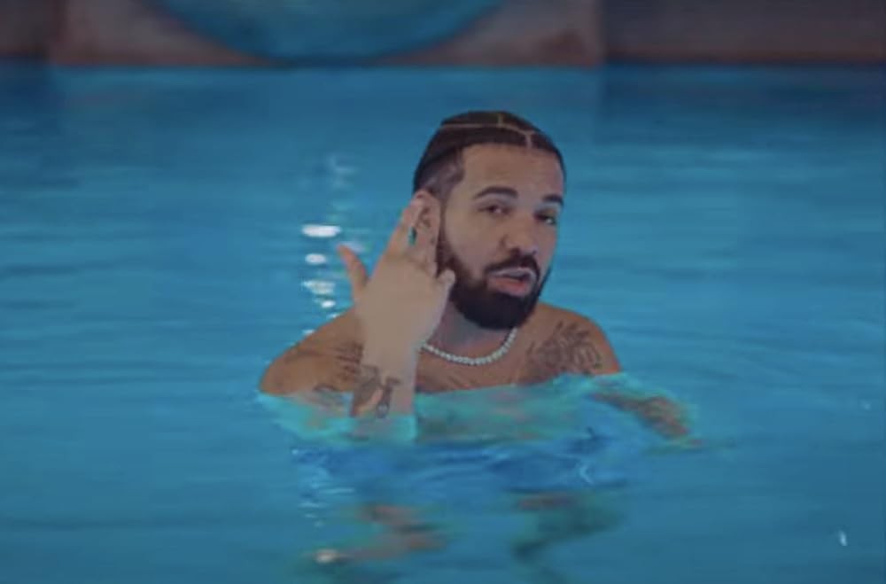 Drake in the music video of his song 'Sticky'