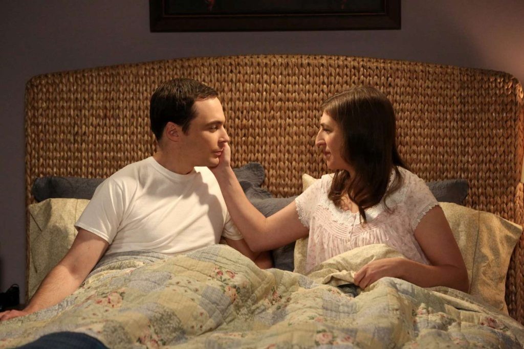 Sheldon and Amy in bedroom