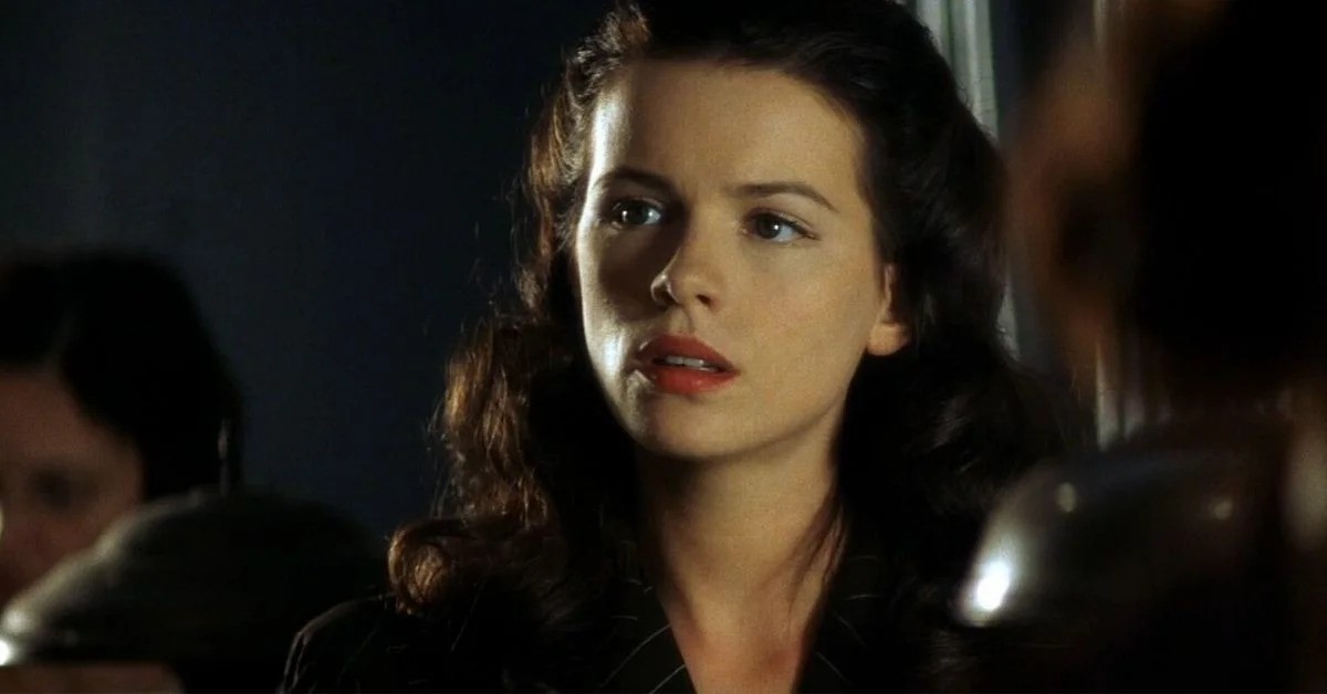 Kate Beckinsale as Lieutenant Evelyn Johnson in Pearl Harbor