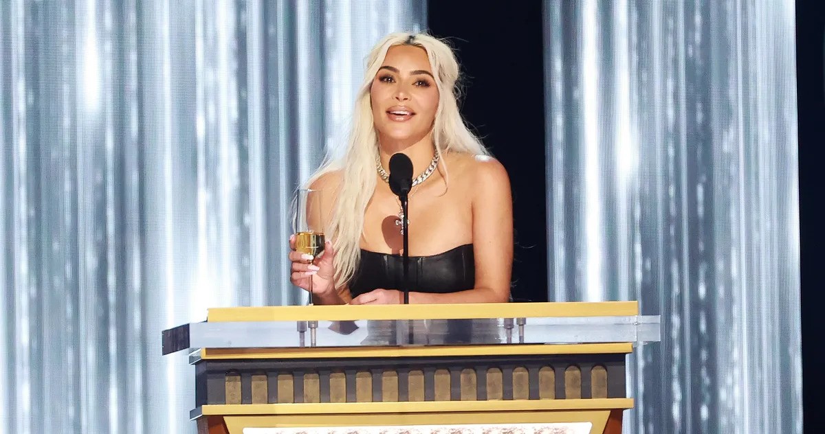 Kim Kardashian was booed as she came on stage on Tom Brady's roast show