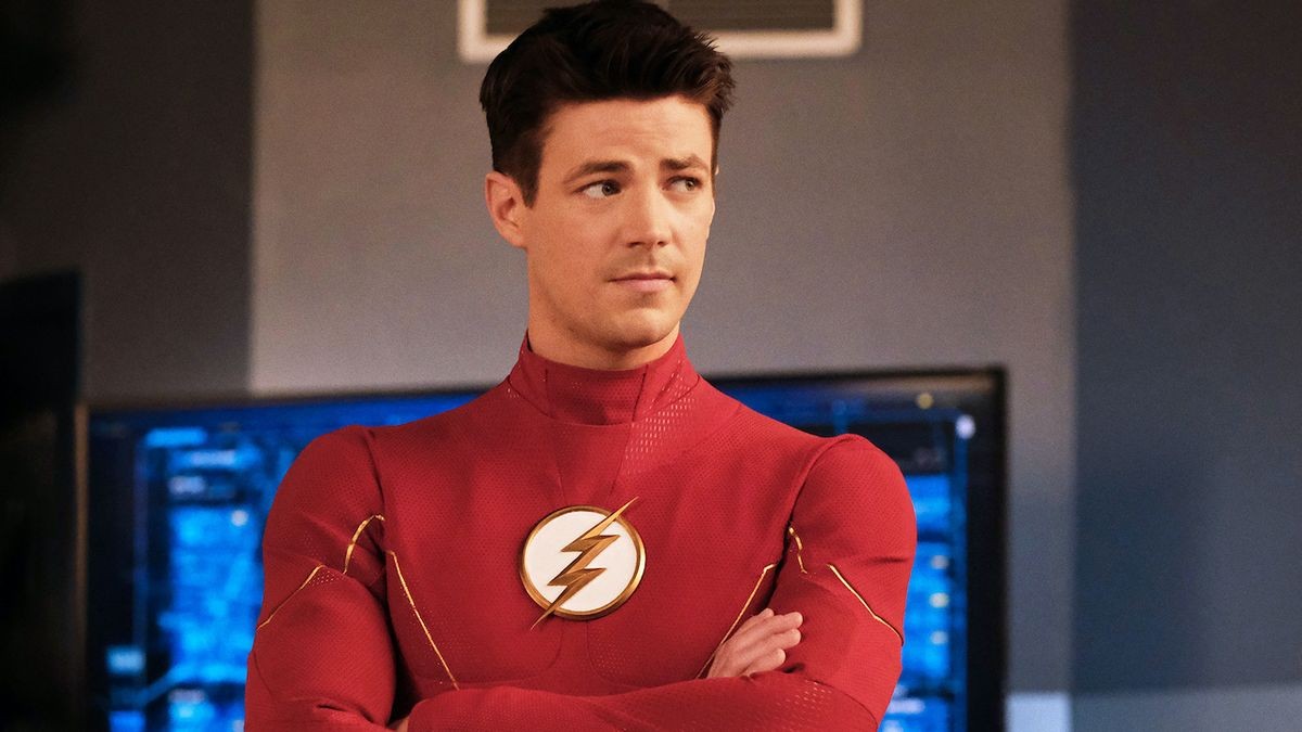 Grant Gustin in the lab in an updated costume in The Flash
