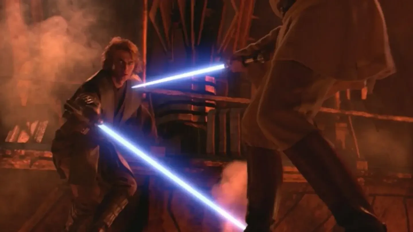 Hayden Christensen admitted that the lightsabers were heavy and made the battle scenes painful to film