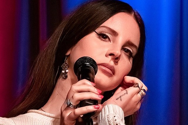24 singer Lana Del Rey