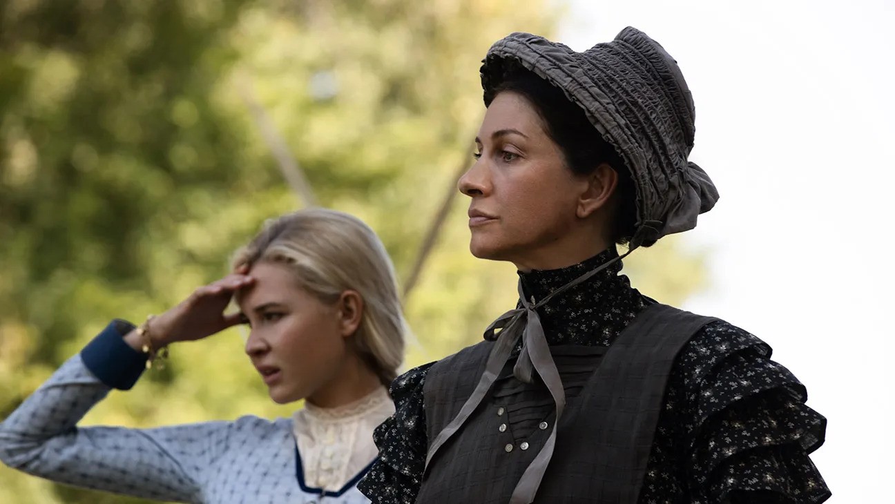 Isabel May and Dawn Olivieri as Beth and Claire Dutton in 1883 [Credit Paramount Network]