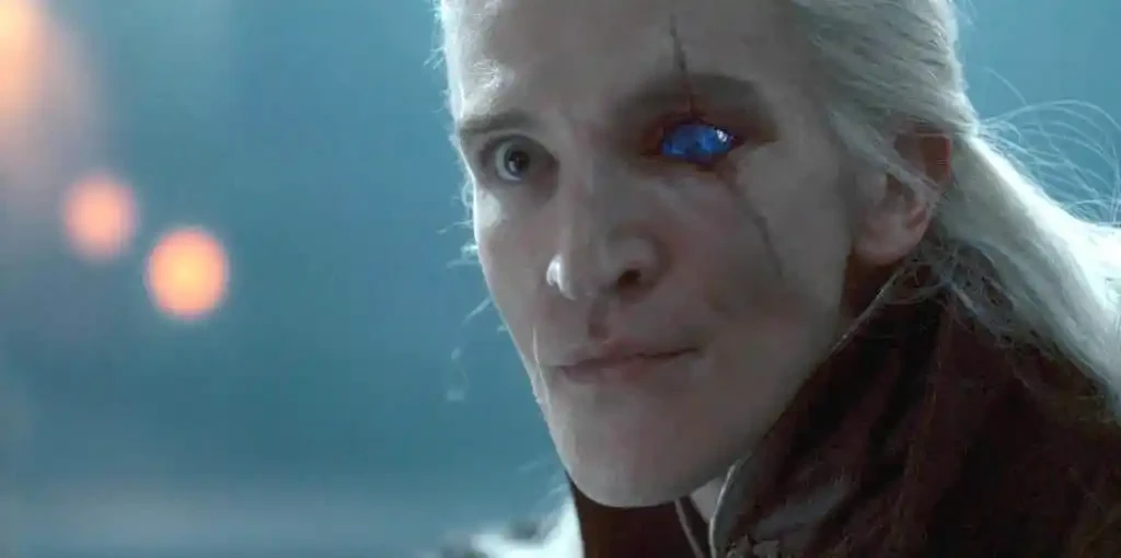 Ewan Mitchell as Aemond Targaryen with his Saphire Eye in House of the Dragon