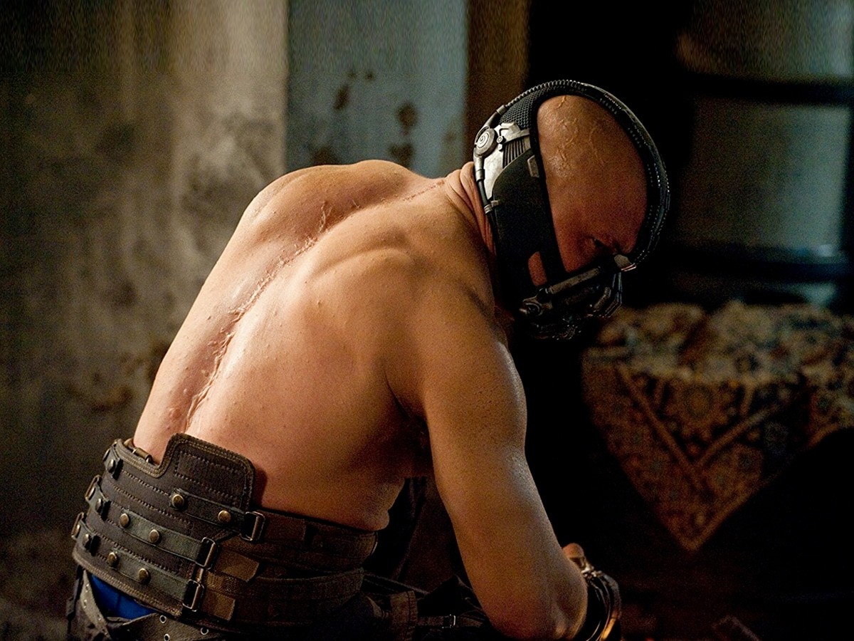 Tom Hardy instilled faer in audinxs with his portrayl of Bane in The Dark night rises | Warner Bros pictires