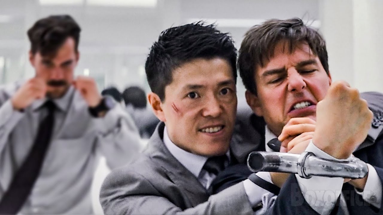 Tom Cruise and Henry Cavill in a fight sequence from Mission Impossible - Fallout 