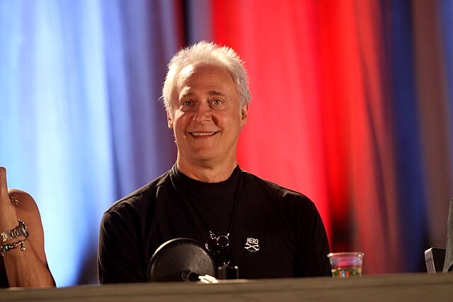 Brent Spiner at the 2012 Phoenix Comicon [Credit: Gage Skidmore via Wikimedia Commons]