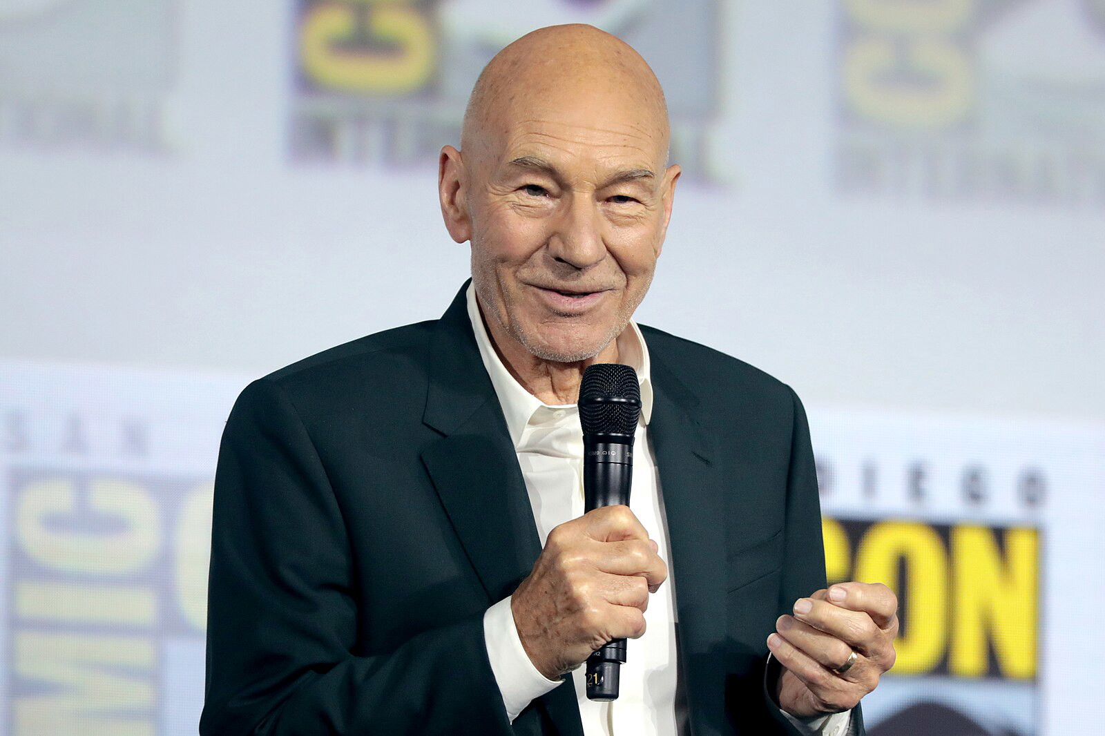 “There was a knock on my door. I was in my underwear”: The Way Patrick Stewart Met Beatles Legend Paul McCartney is the Stuff of Legends