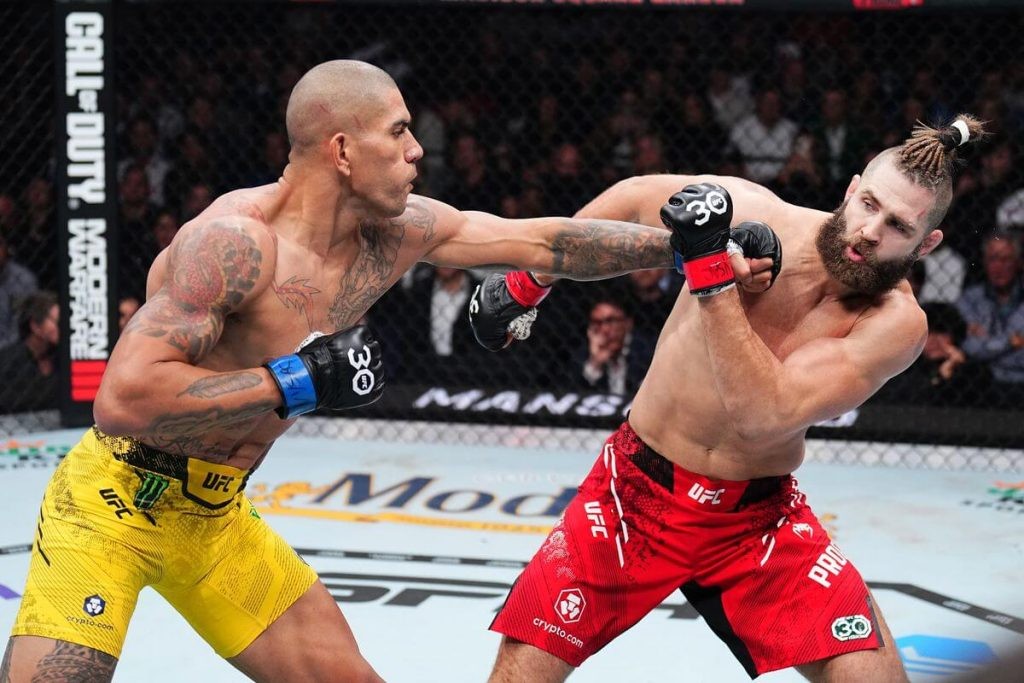 Alex Pereira vs. Jiří Procházka during UFC 303. | Credit: ESPN+