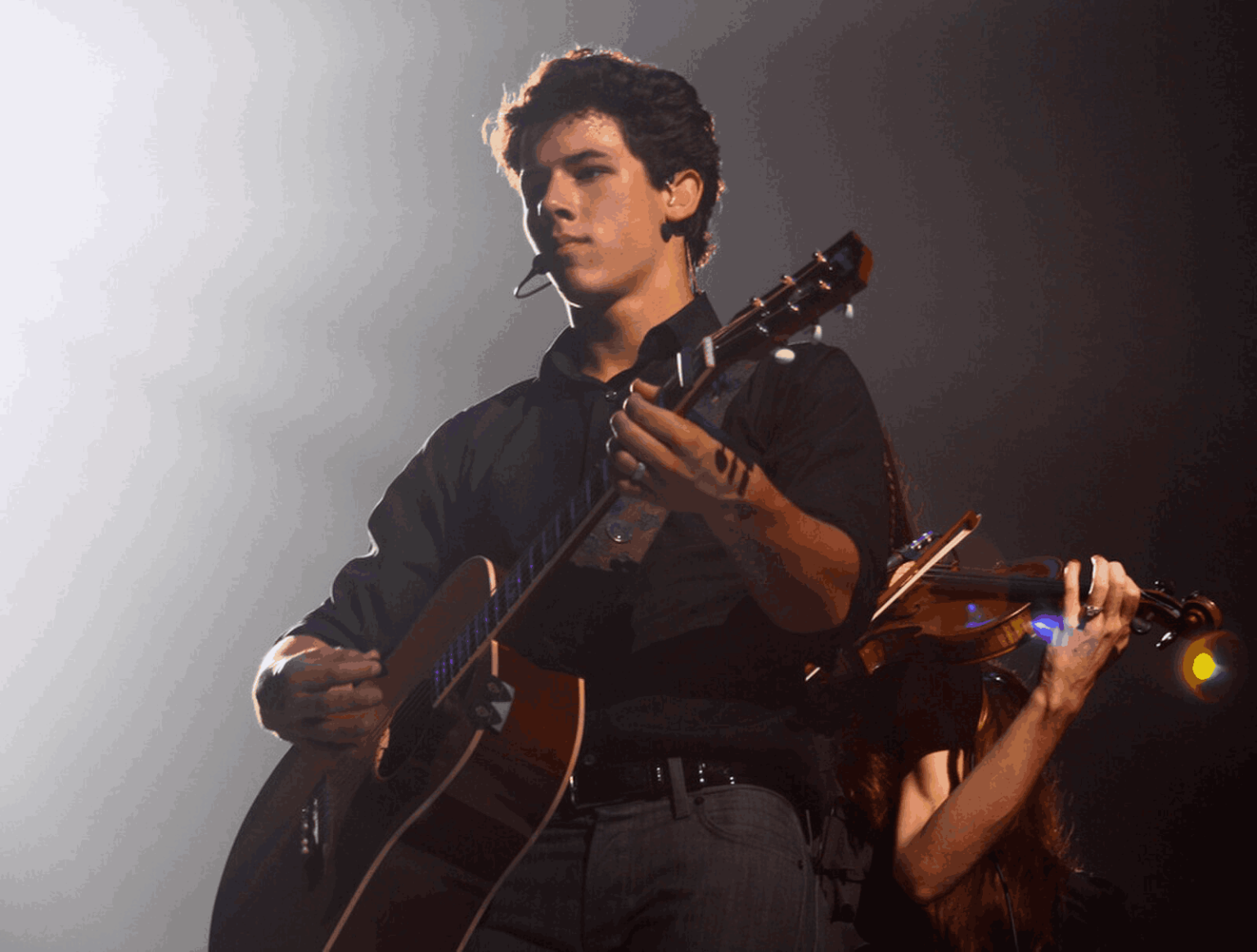 Shameful Conspiracy Theories Connecting Nick Jonas Running Off Stage to