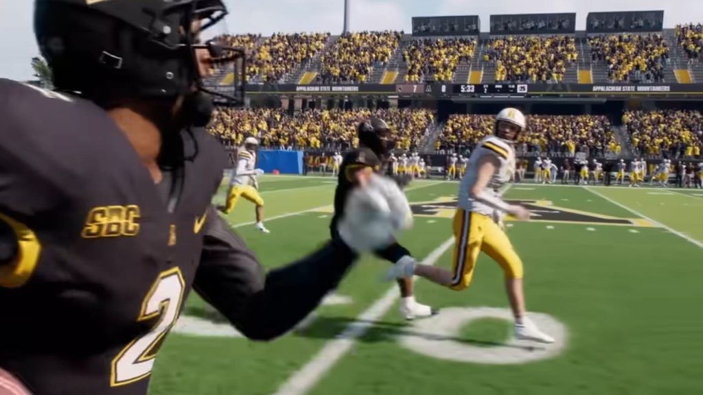 Two players are running in the EA Sports College Football 25.
