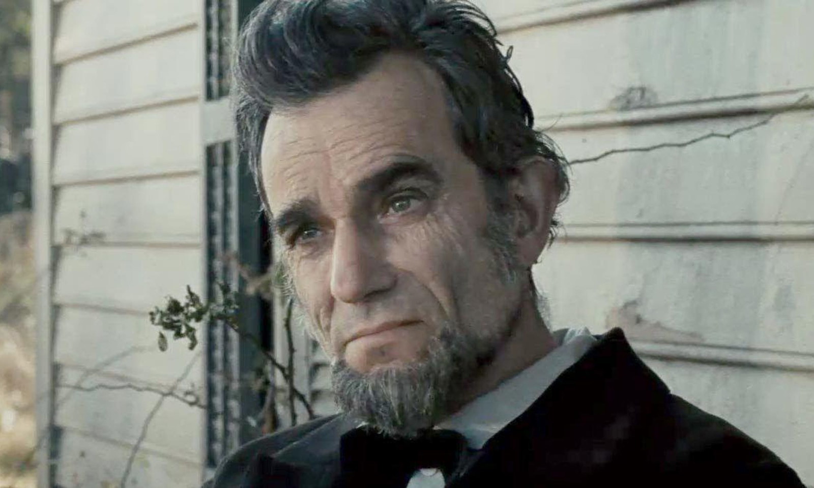 “It’s a disturbing privilege”: Daniel Day-Lewis Made Steven Spielberg Agree to a Most Impossible Condition for Lincoln