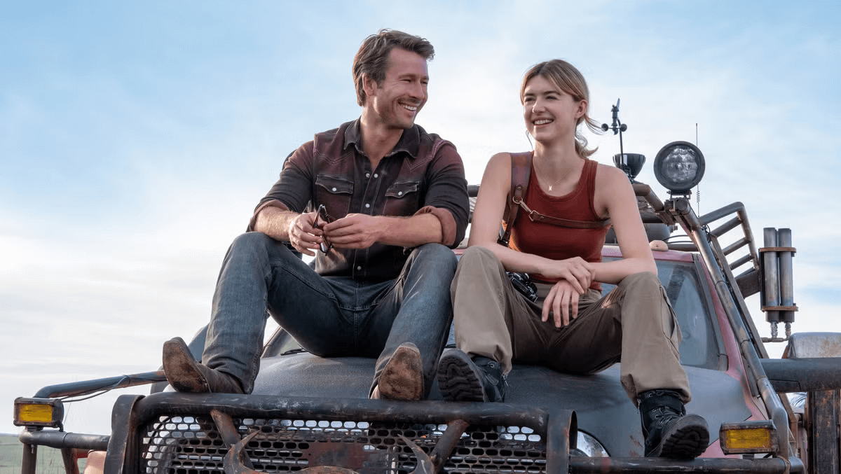 Daisy Edgar-Jones and Glen Powell in Twisters I Universal Pictures