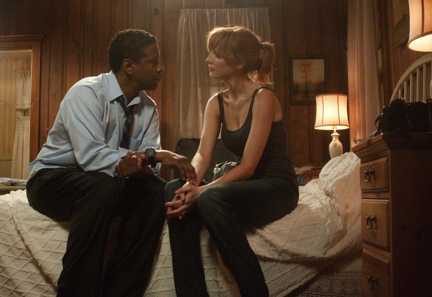 “I was more scared that I wouldn’t be able to get it right”: Even the Fiery Kelly Reilly Felt Nervous Acting Against Denzel Washington in a Role That Was Much Darker Than Yellowstone