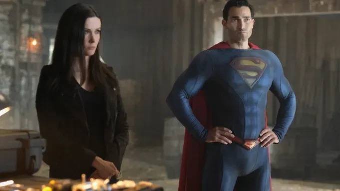 Tyler Hoechlin and Elizabeth Tulloch in Superman & Lois