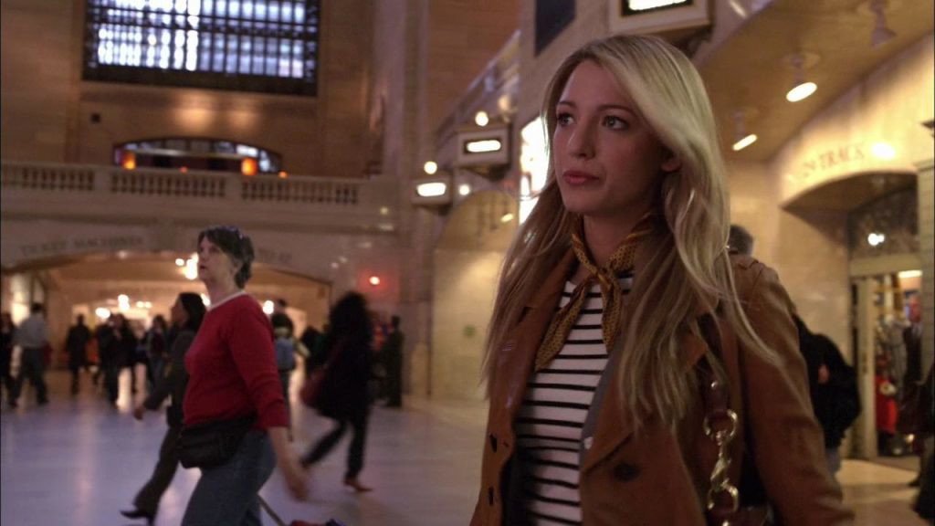 Blake Lively as Serena van der Woodsen on Gossip Girl 