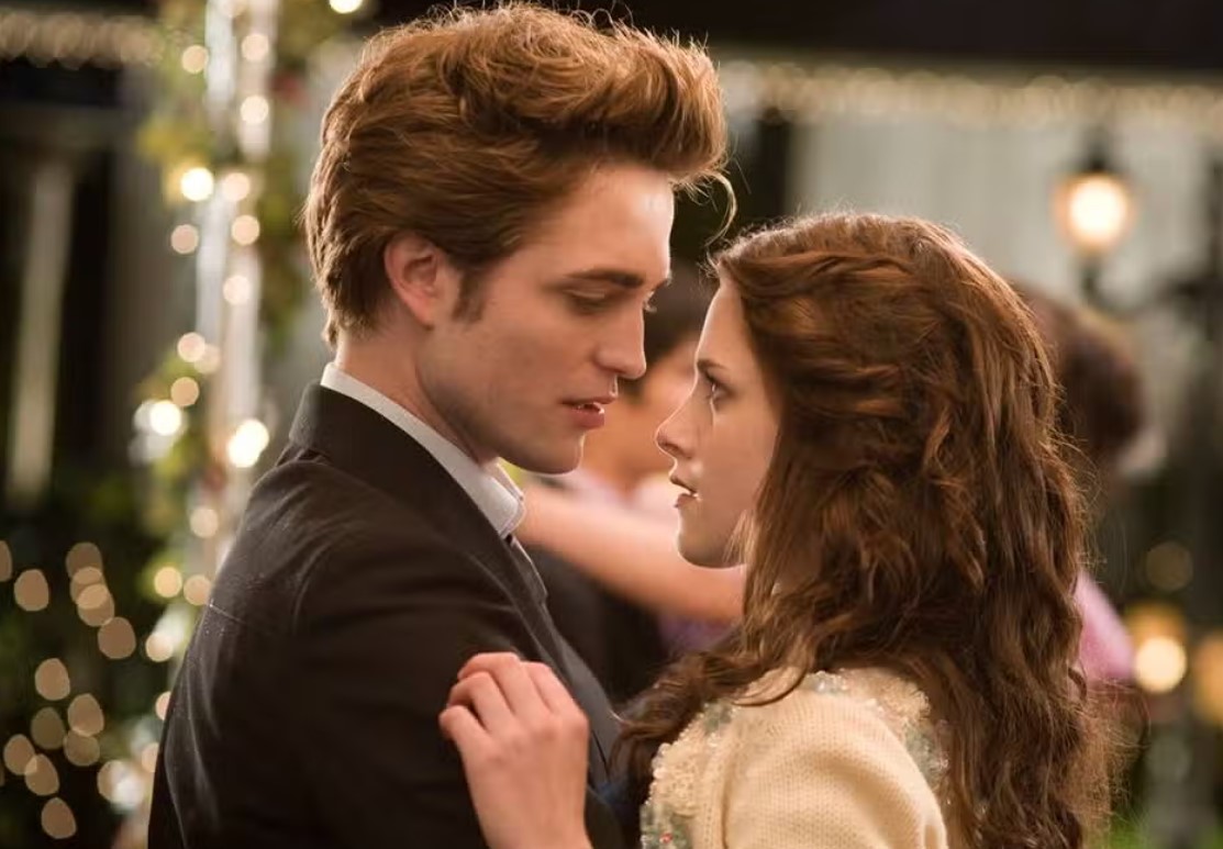 “There’s definitely something wrong with her”: Robert Pattinson Didn’t Know Why Kristen Stewart Would Fall in Love With His Twilight Character