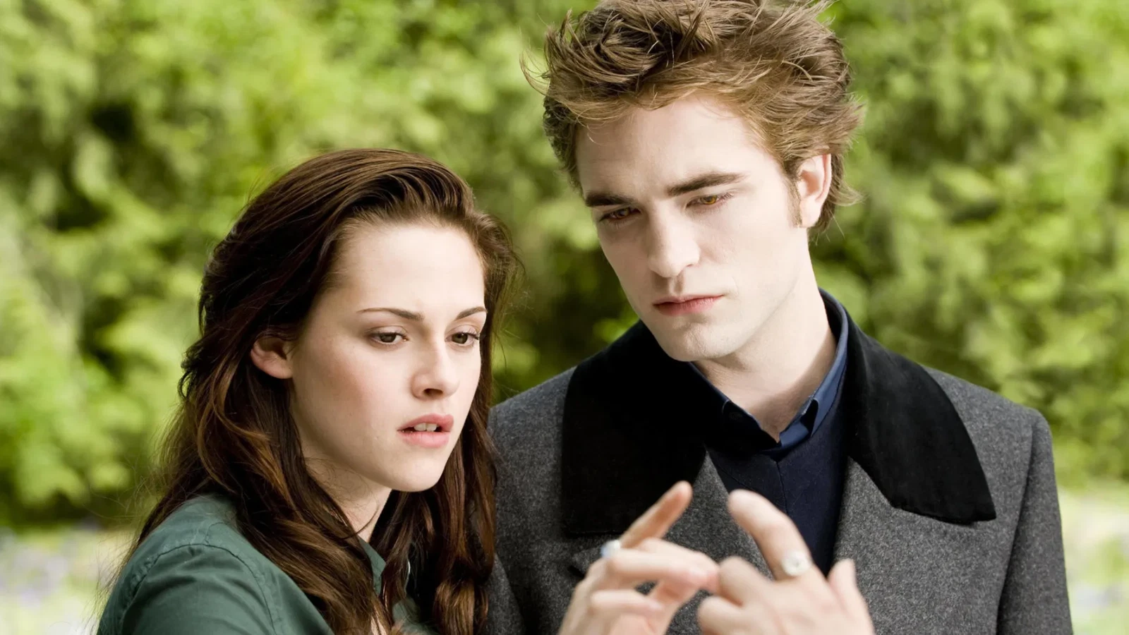 “There’s definitely something wrong with her”: Robert Pattinson Didn’t Know Why Kristen Stewart Would Fall in Love With His Twilight Character