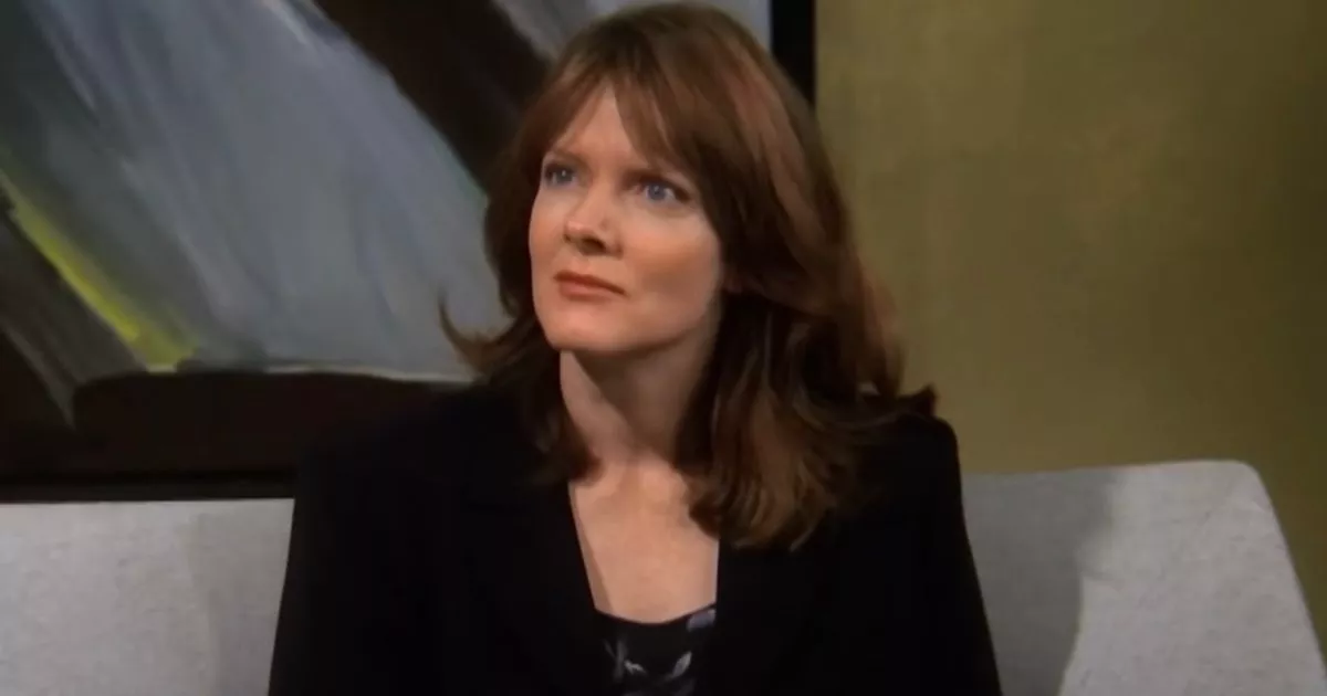 “I’ve got a surprise for you”: We Were Today Years Old When We Found Out Billie Eilish’s Mom Was in a FRIENDS Episode