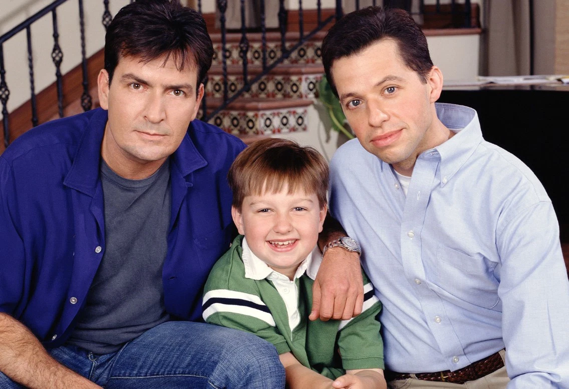 “Jon Cryer became the heart and soul of those seasons”: It Might Have Looked Impossible Once But Even After Charlie Sheen’s Exit Two and a Half Men Outperformed Other Shows